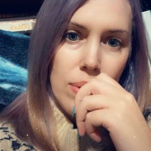 Meet your Posher, Caitlin